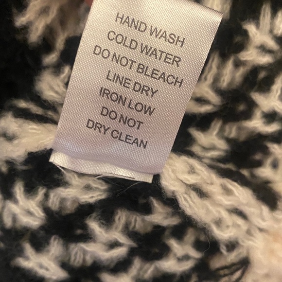 BiBi Monochrome Knit Sweater - Picture 6 of 11